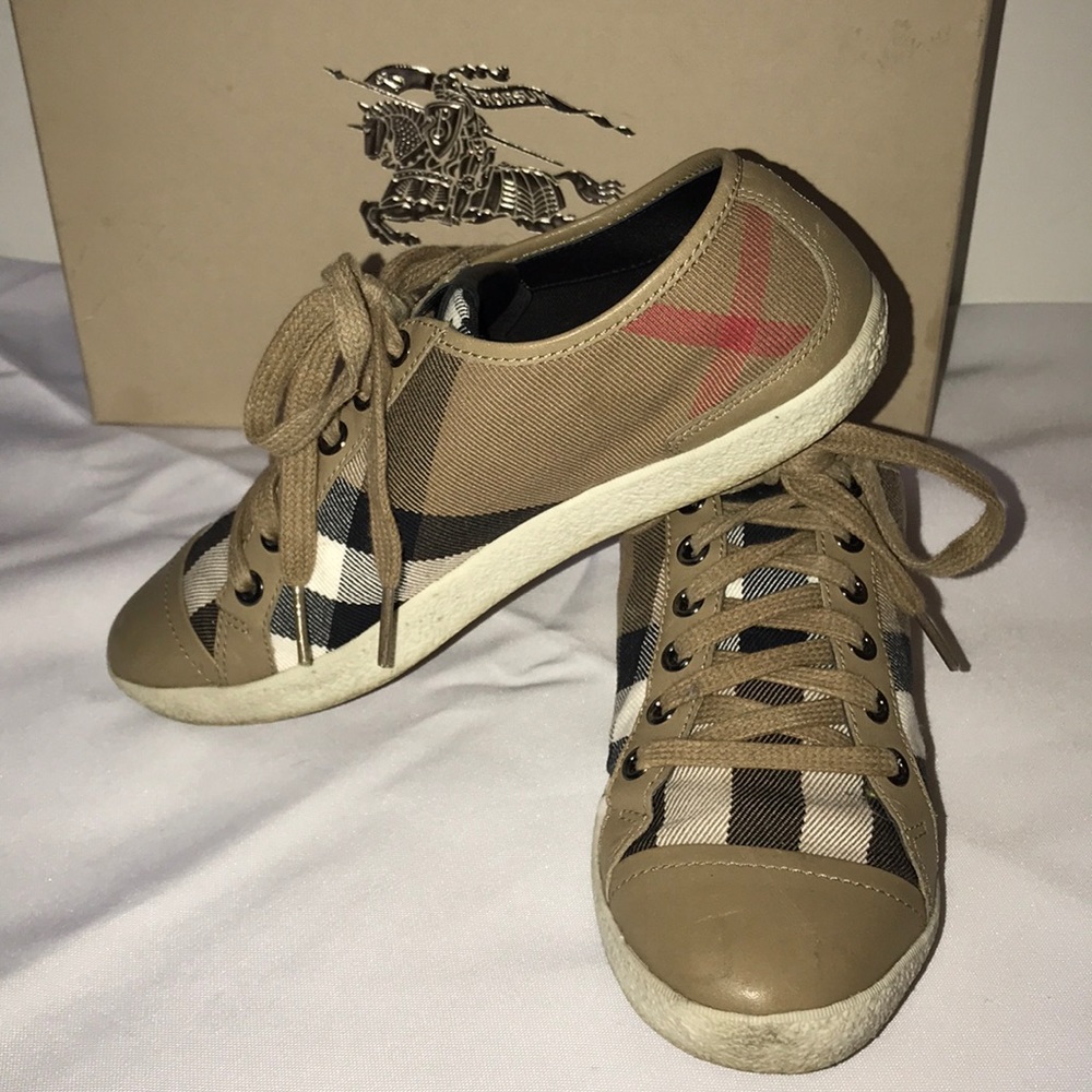 VINTAGE Burberry Sneakers